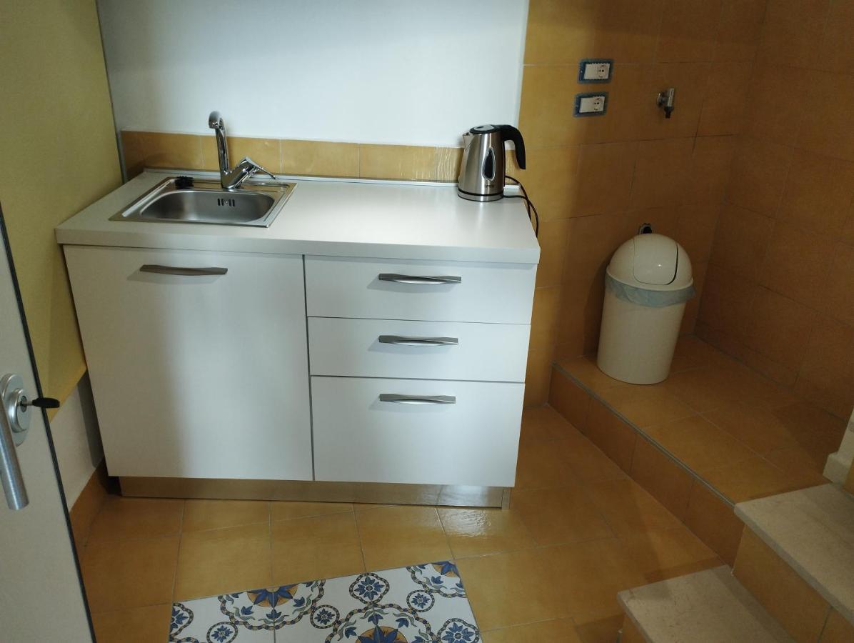 La Bomboniera B&B Amalfi Coast Виетри Экстерьер фото
